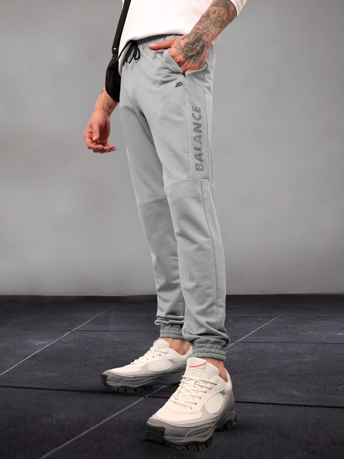 Light grey skinny joggers mens top