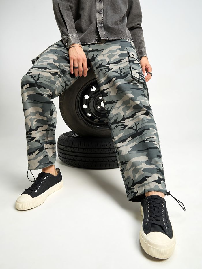Buy Men s Light Grey Camo Cargo Pants Online at Beyoung