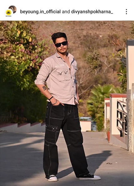 Black Contrast Stitched Mens Cargo Pants