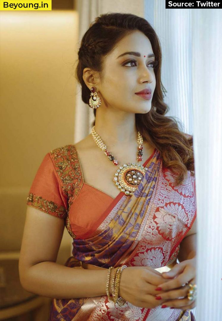 Top 30 Beautiful Tamil Actress Name with Photos List 2023