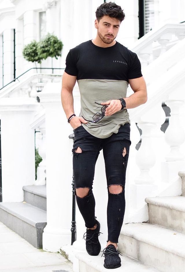 Black Distressed Jeans With T-Shirt