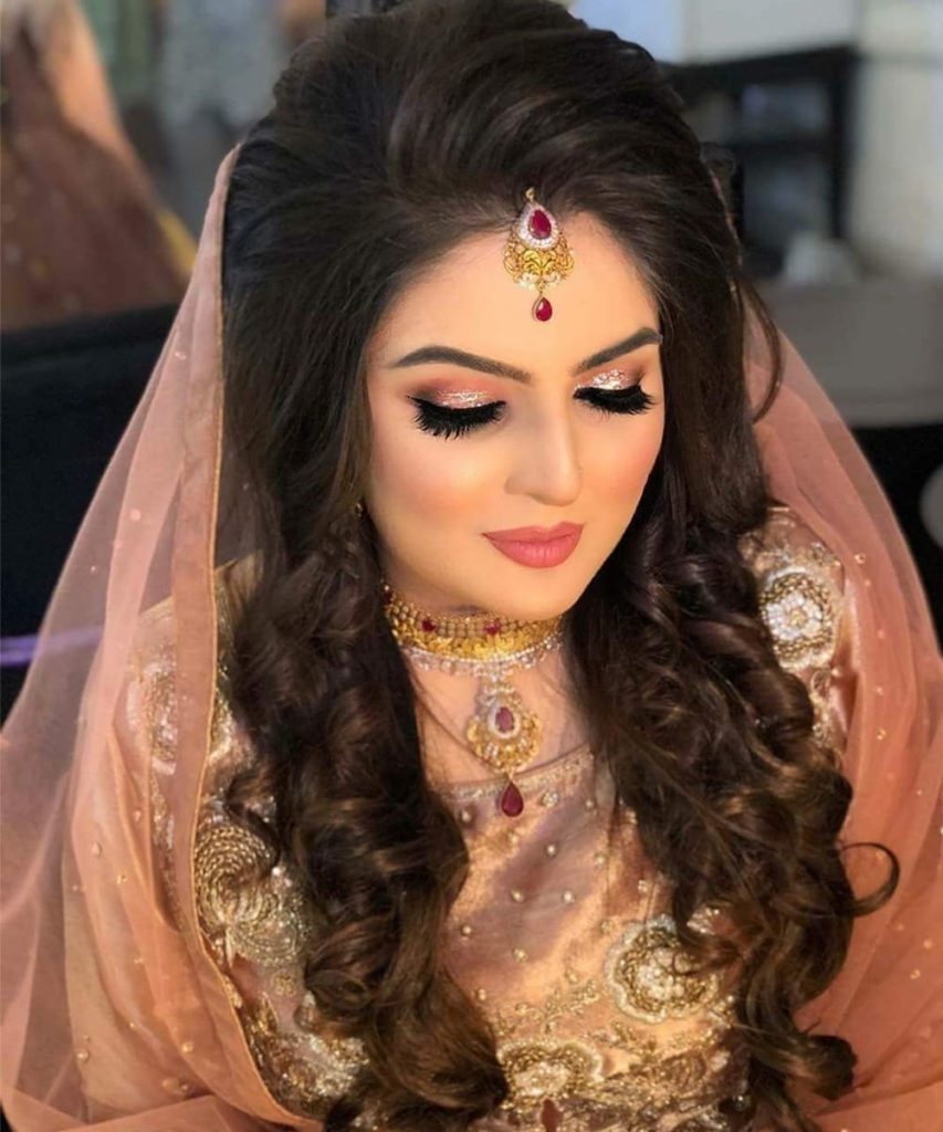 Indian Weddings Would You Try This Bridal Hairstyle Made With Chocolates