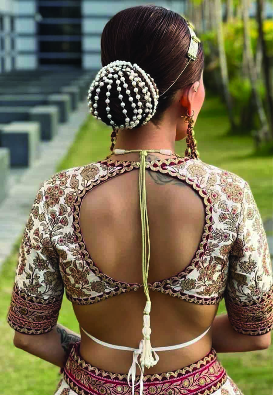 Backless blouse design 