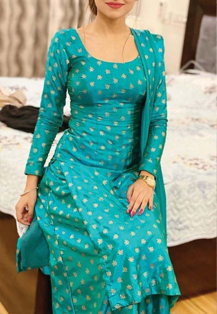 8 Trending Kurti Sleeves Designs That You Need To Try In 2019  Lets Get  Dressed