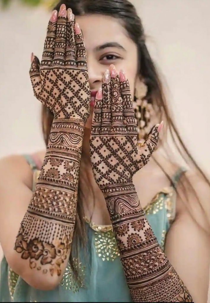 Backhand Mehandi Design